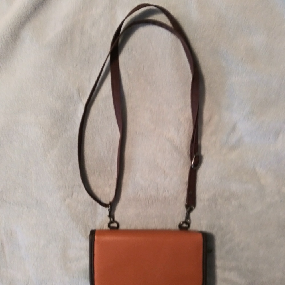 Crossbody leather bag